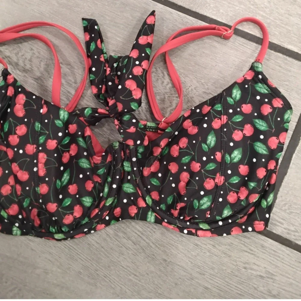Wild Fable Cherry Polka Dot Underwire Bikini Top Black‎ Red Large 12-14